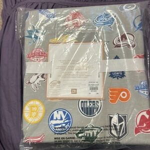 Pottery Barn Teen Twin Sheet Set Hockey teams. Brand New - never opened